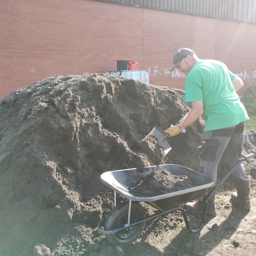 click to see larger image first delivery of compost to the community garden